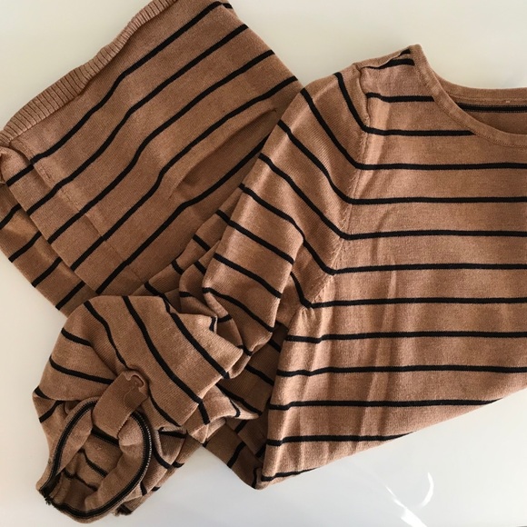 Striped Sweater with Pockets - Picture 4 of 4